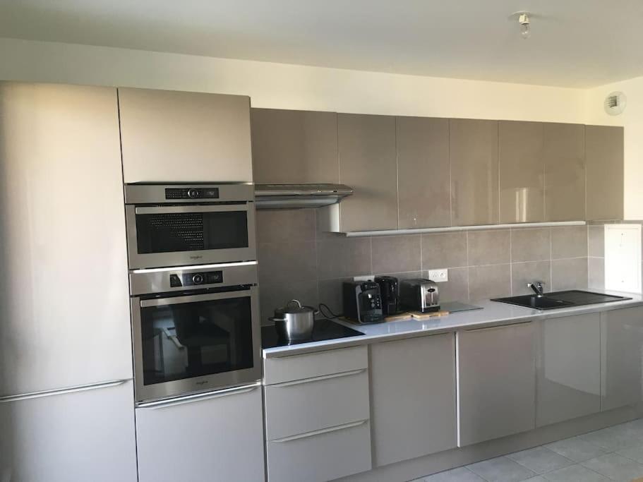 Apartment 87 M2 - 3 - 6 Personnes - Proche Paris - Parking Gratuit *