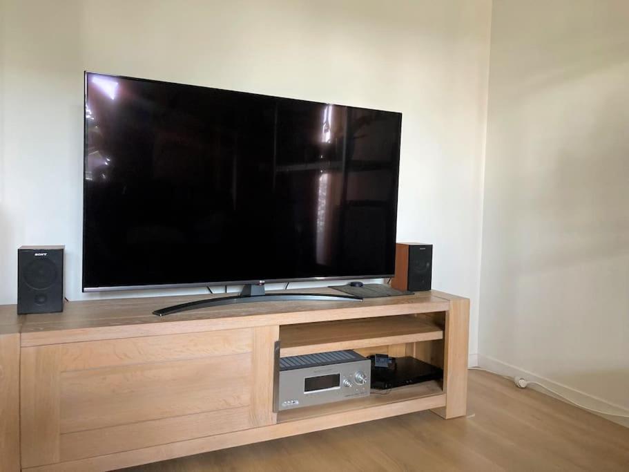 87 M2 - 3 - 6 Personnes - Proche Paris - Parking Gratuit Apartment