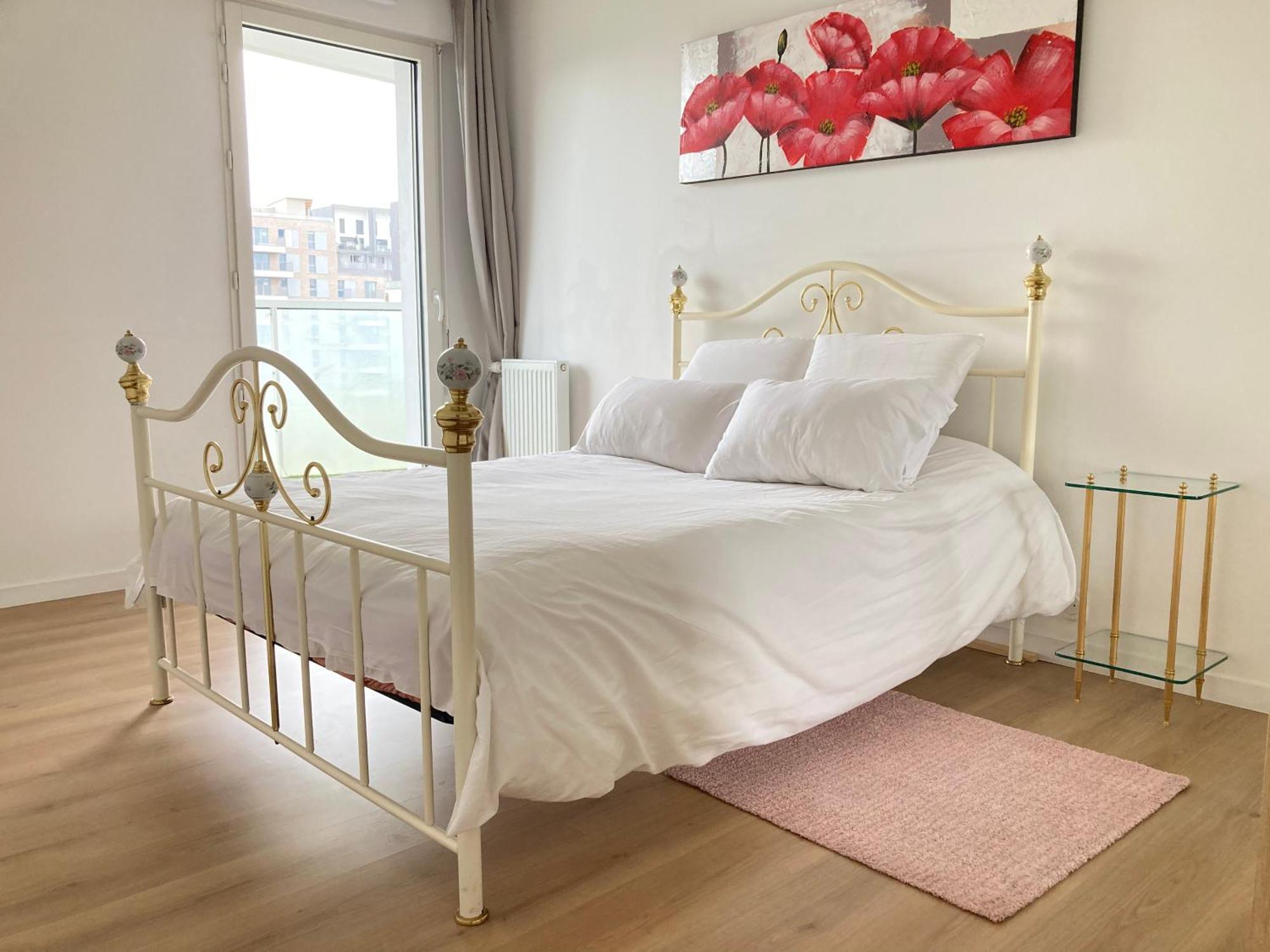 87 M2 - 3 - 6 Personnes - Proche Paris - Parking Gratuit
