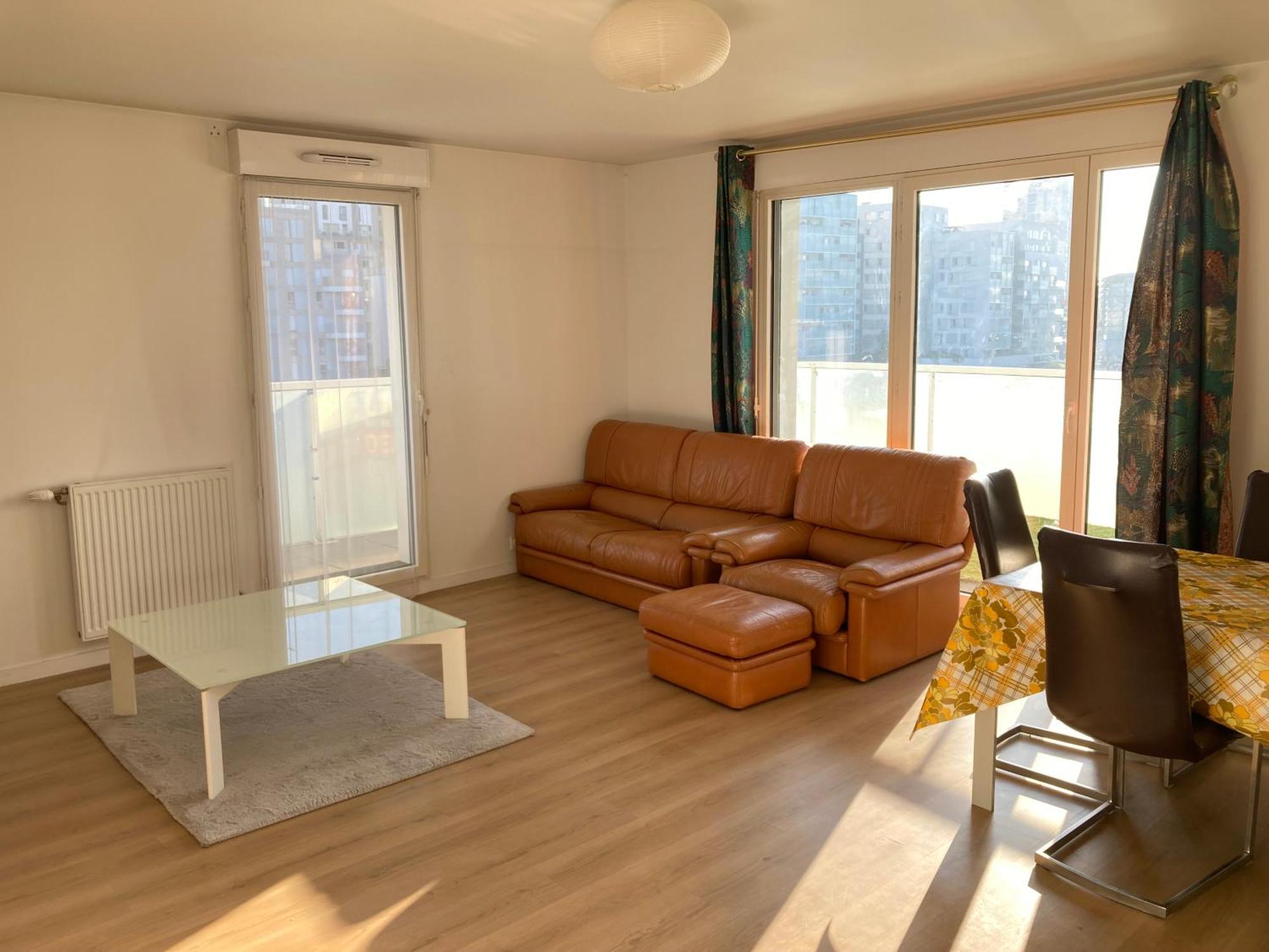 87 M2 - 3 - 6 Personnes - Proche Paris - Parking Gratuit Apartment